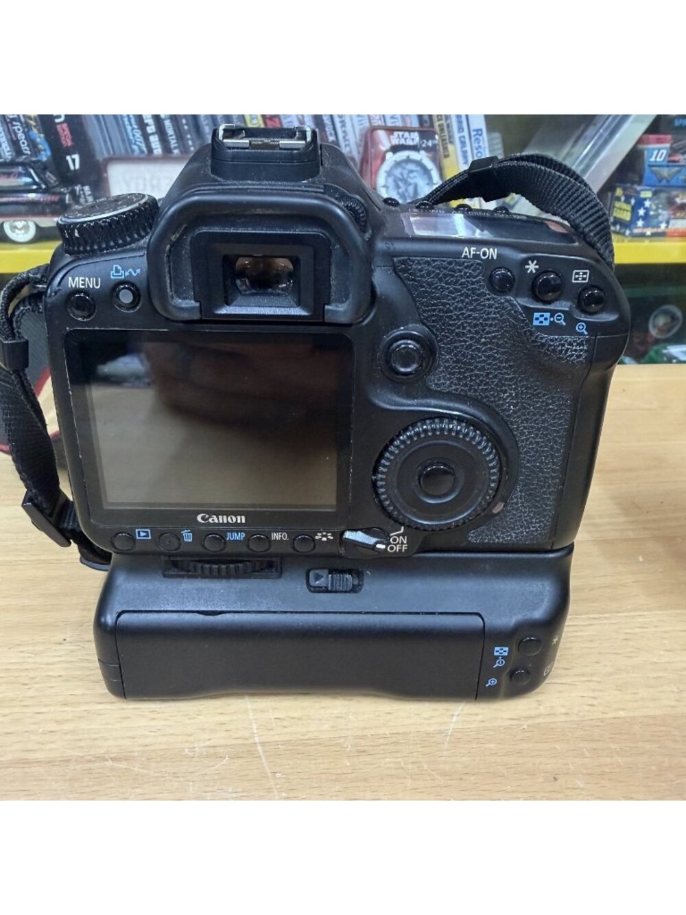 Canon EOS 40D 10.1MP Digital SLR Camera Body Black BG-E2 from JAPAN No Batteries - Picture 3 of 9